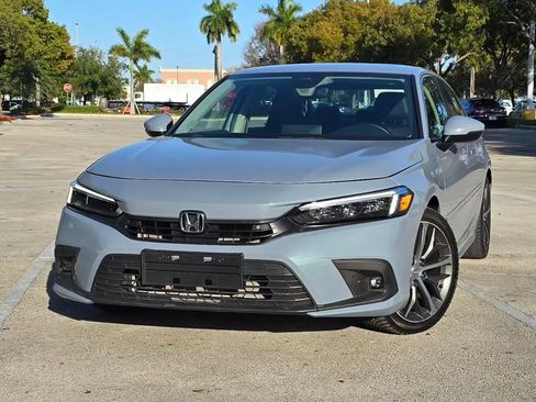 Used 2022 Honda Civic Touring image 7