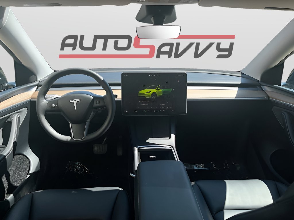 Used 2024 Tesla Model Y Long Range AWD/4WD image 23
