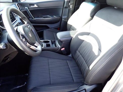 Used 2022 Kia Sportage LX AWD/4WD image 11