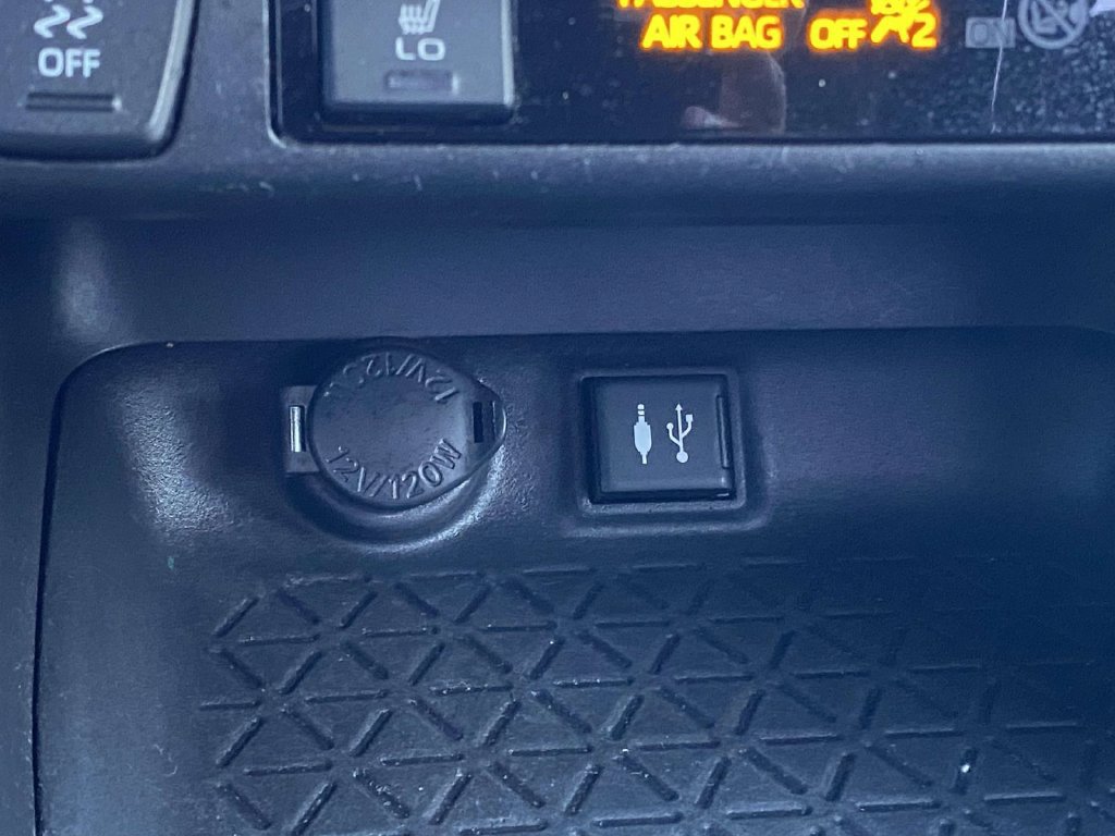 Used 2019 Toyota RAV4 XLE FWD image 29