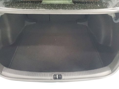 Used 2021 Toyota Corolla LE image 11