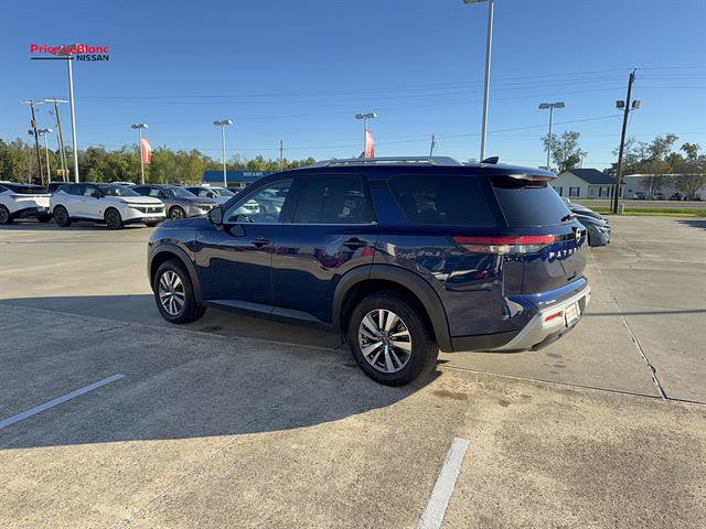 Used 2025 Nissan Pathfinder SL FWD image 7