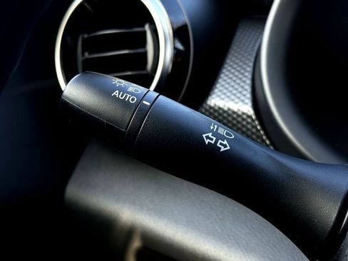 Used 2024 Nissan Kicks SV image 16