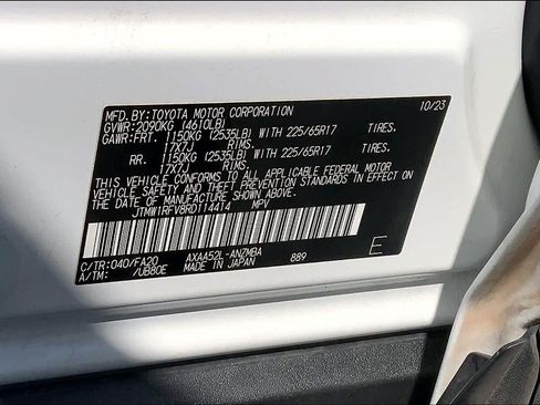 Used 2024 Toyota RAV4 XLE w/ Convenience Package FWD image 34