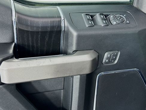 Used 2019 Ford F150 Platinum w/ Equipment Group 701A Luxury image 18