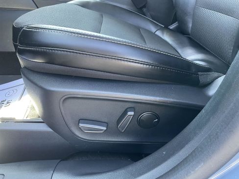 Used 2025 Ford Escape SE FWD image 11