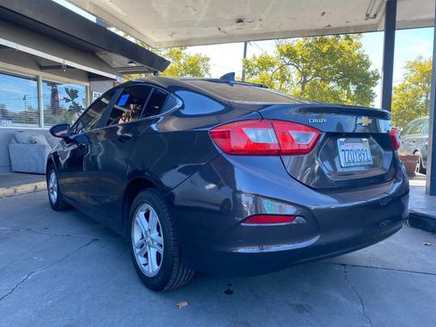 Used 2017 Chevrolet Cruze LT w/ Convenience Package image 19