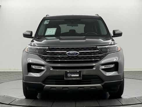 Used 2022 Ford Explorer XLT w/ Equipment Group 202A image 3