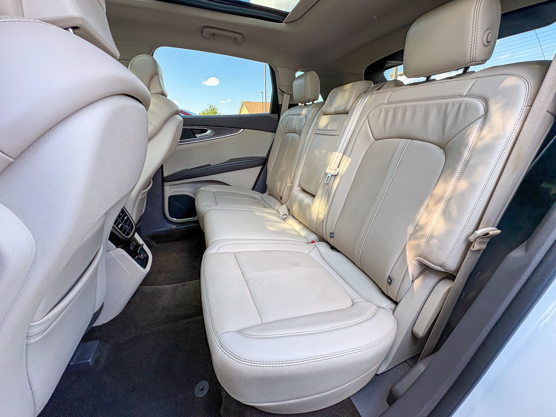 Used 2020 Lincoln Nautilus Reserve w/ Equipment Group 201A FWD image 28