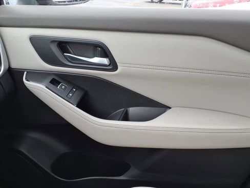 Used 2023 Nissan Rogue SL w/ SL Premium Package image 19