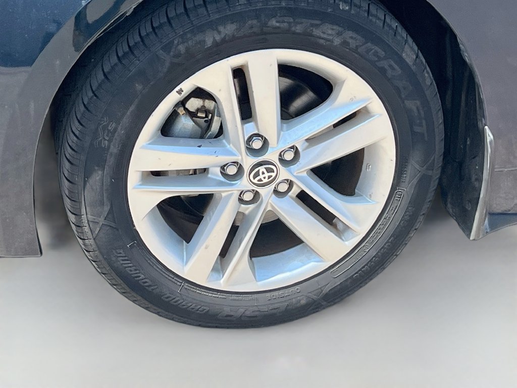Used 2022 Toyota Corolla SE FWD image 29