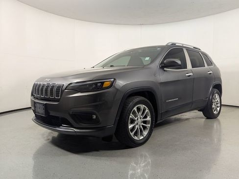 Used 2019 Jeep Cherokee Latitude Plus w/ Cold Weather Group image 3