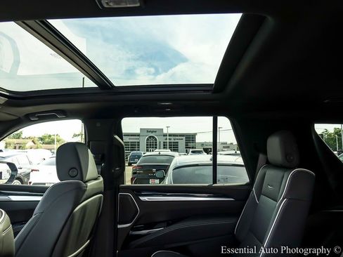 Used 2025 Cadillac Escalade Sport image 14