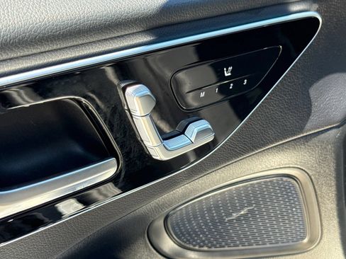Used 2024 Mercedes-Benz C 300 Sedan image 23