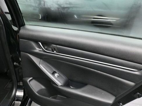 Used 2022 Honda Accord Sport image 12