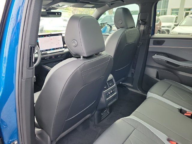 New 2027 Volkswagen Atlas SEL R-Line AWD/4WD image 11