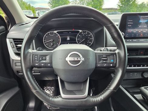 Used 2025 Nissan Rogue SV FWD image 16
