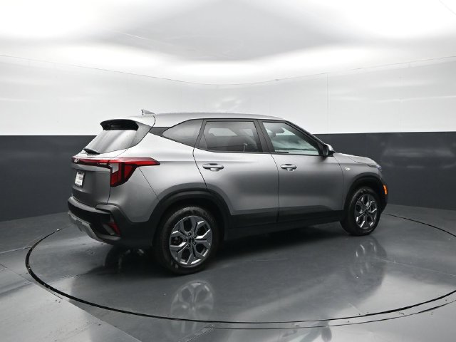 Used 2026 Kia Seltos LX FWD image 7