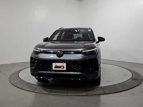 New 2026 Volkswagen Tiguan SE R-Line image 8