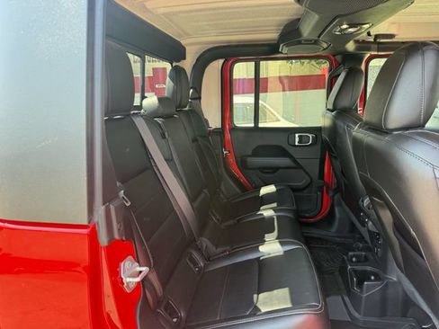 Used 2020 Jeep Gladiator Overland AWD/4WD image 30