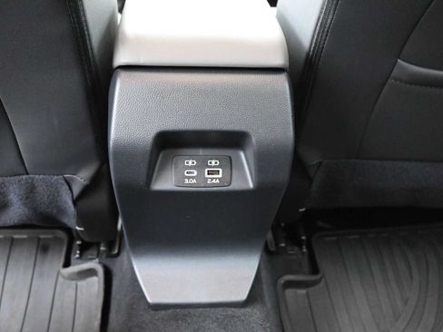 Used 2024 Subaru Crosstrek 2.0i Premium AWD/4WD image 13