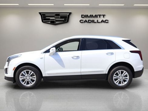 New 2026 Cadillac XT5 Luxury image 2
