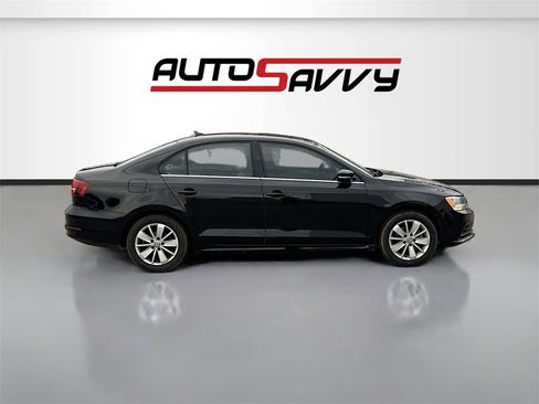 Used 2016 Volkswagen Jetta SE image 8