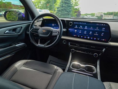 Used 2024 Chevrolet Traverse LT AWD/4WD image 42