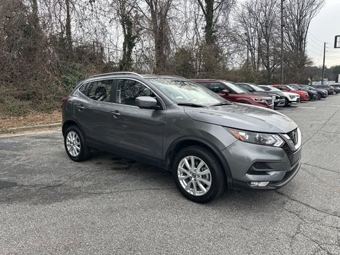 Used 2022 Nissan Rogue Sport SV w/ Technology Package image 4