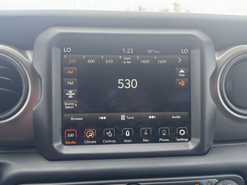Used 2023 Jeep Wrangler Unlimited w/ Sun & Screen Package AWD/4WD image 28
