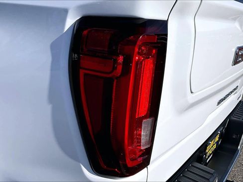 Used 2020 GMC Sierra 1500 SLT w/ SLT Premium Plus Package image 28