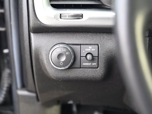 Used 2015 GMC Acadia SLE image 24