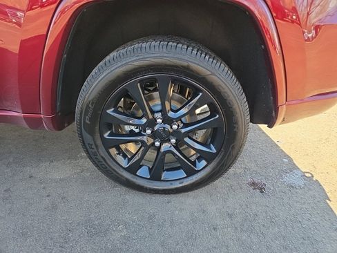 Used 2019 Jeep Grand Cherokee Altitude image 10