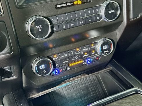 Used 2019 Ford Expedition Limited w/ Special Edition Package AWD/4WD image 28