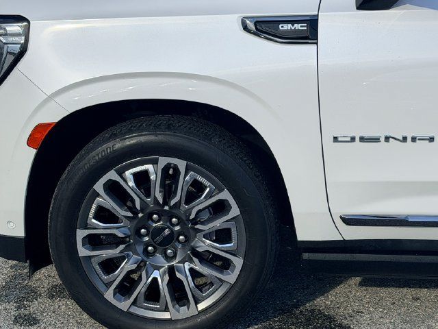 Used 2024 GMC Yukon XL Denali Ultimate AWD/4WD image 9