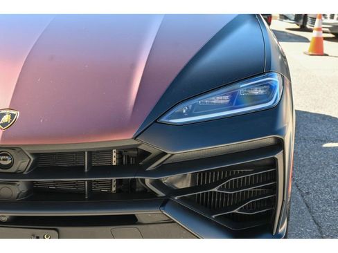 Used 2025 Lamborghini Urus SE image 39