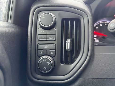 Used 2023 Chevrolet Silverado 1500 Custom image 23