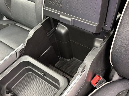 Used 2025 RAM 1500 Laramie w/ Night Edition image 30