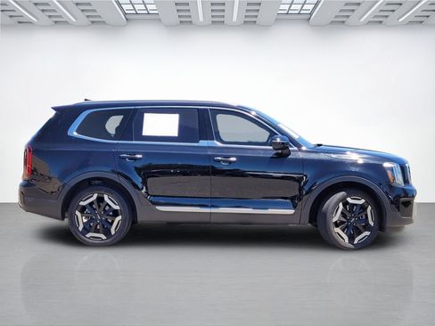 Used 2024 Kia Telluride S w/ S Sunroof Package FWD image 3