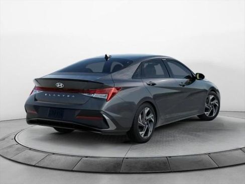 New 2026 Hyundai Elantra SEL Sport Premium image 4