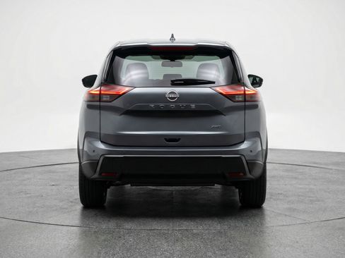 Used 2025 Nissan Rogue SV image 7