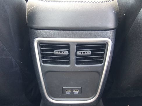 Used 2017 Chrysler 300 Limited w/ Value Package AWD/4WD image 33