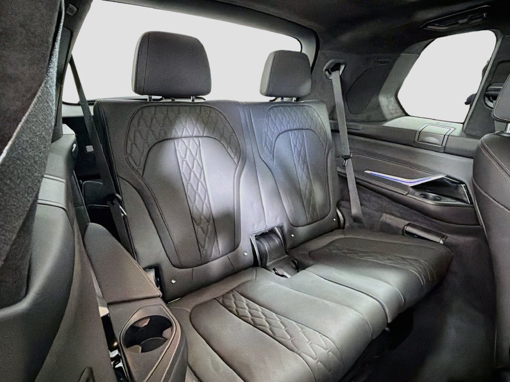 Used 2024 BMW X7 xDrive40i w/ Executive Package AWD/4WD image 30