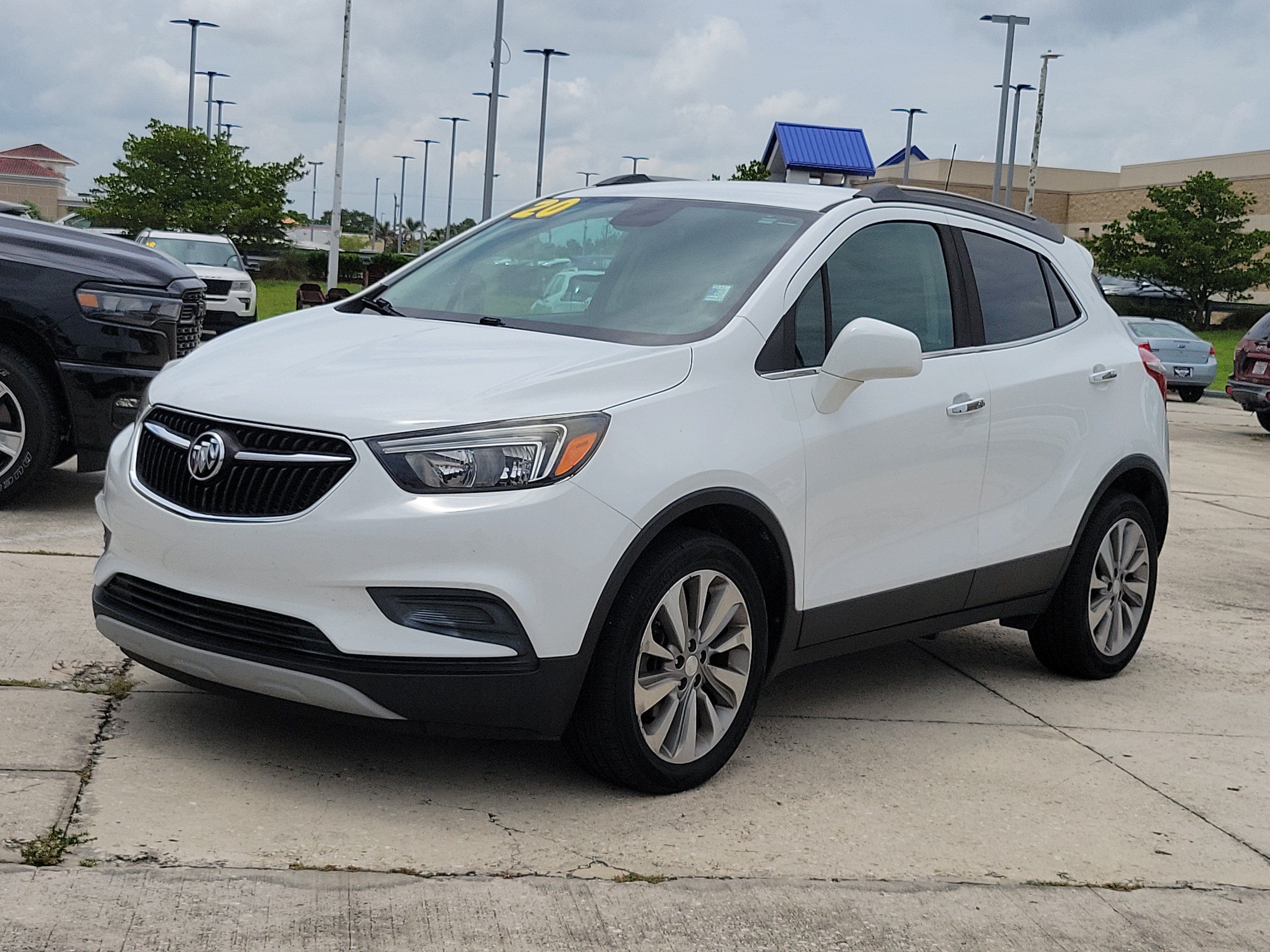 Used 2020 Buick Encore Preferred FWD image 2