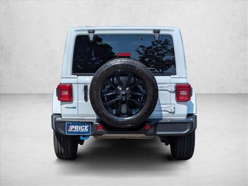 Used 2024 Jeep Wrangler Unlimited Sahara AWD/4WD image 7