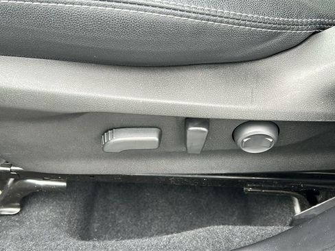 Used 2023 Subaru Forester Premium image 11