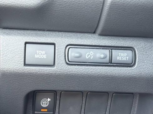 Used 2025 Nissan Frontier Pro-X RWD image 26