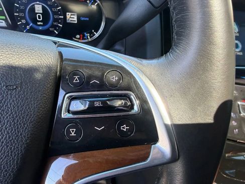 Used 2018 Cadillac Escalade Luxury AWD/4WD image 21
