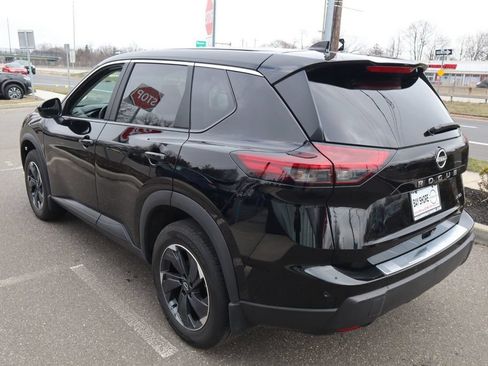 Certified 2025 Nissan Rogue SV AWD/4WD image 8