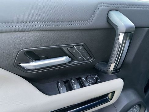 New 2026 GMC Hummer EV SUV w/ LPO, Illumination Package image 17